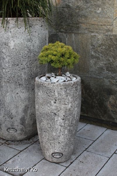 kö virágtartók,beton virágtartók,kaspó,balkonláda,virágláda,virágtartó,kaspó